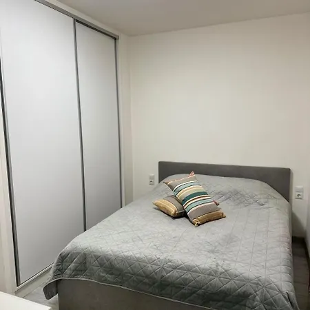 Apartman нов на центъра с тераса