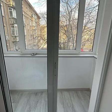 Apartmán нов на центъра с тераса *