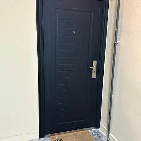 Apartmán нов на центъра с тераса
